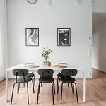 Spacious 2br At Tammela Stadium - Sauna & Balcony アパート タンペレ